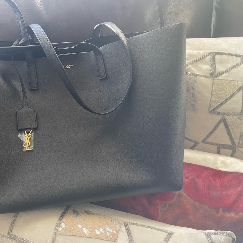 Ysl leather Tote . NWT
